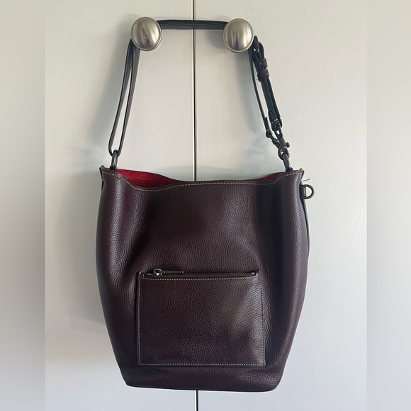 1941 Pebbled Leather Duffle
Shoulder Bag No DF 50115 in Oxblood - Picture 3 of 8